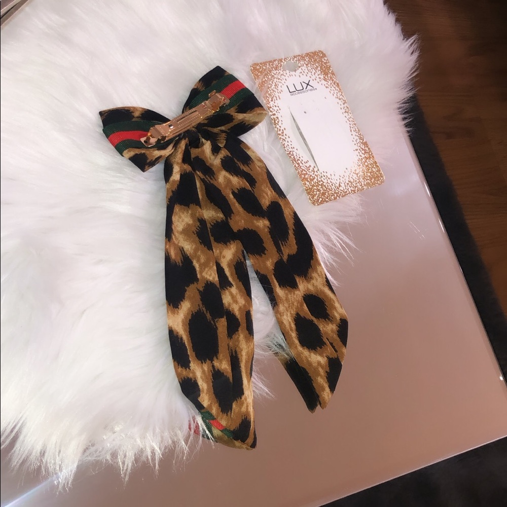 Lux Accessory - Picture 2 of 3